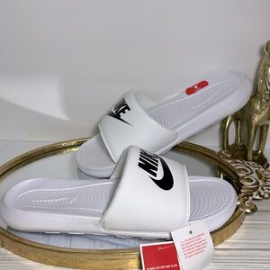 💙Nike 💙Women's Victori One Slide Sandals Size 10 White / Black